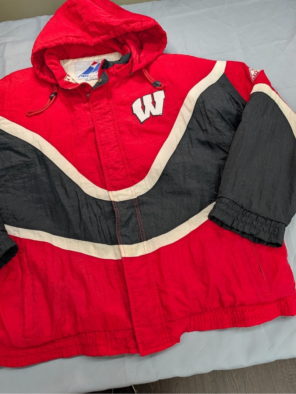 Wisconsin Badgers Apex One Vintage Puffer Jacket XL Hooded